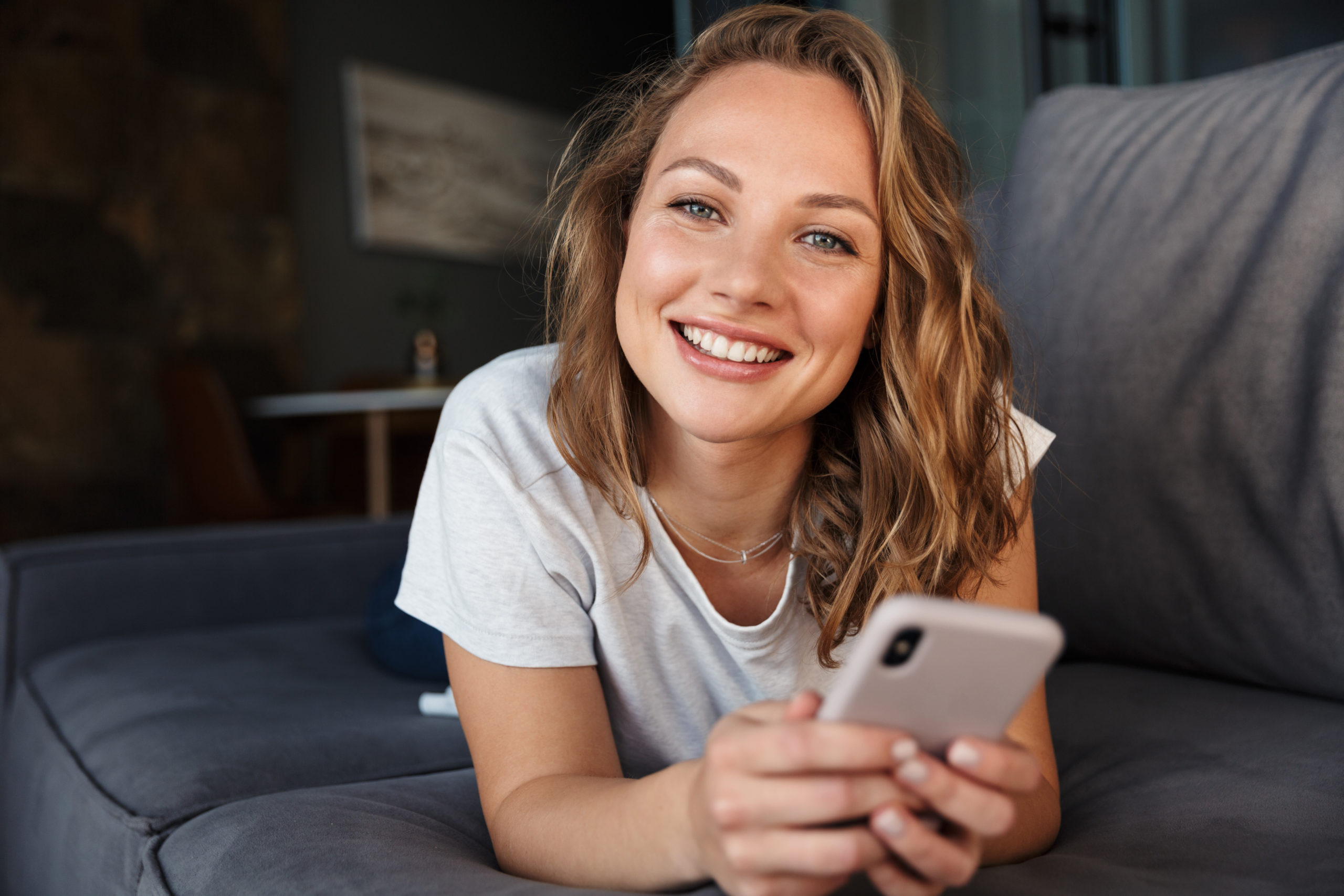 Template-Studie_Frau-laecherlt_Home_web-V1-scaled.jpeg